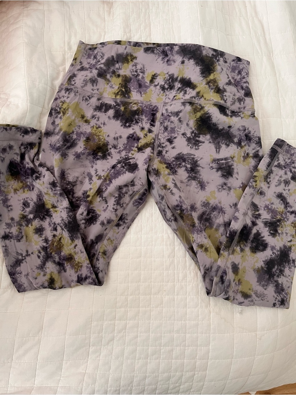 Women’s Lululemon Tie-Dye Active Leggings in Lavender,Black, and Olive